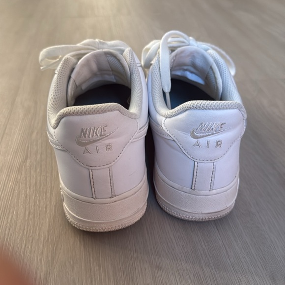 Air Force 1’s White - Picture 5 of 6